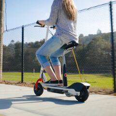 Razor E200S Elektrikli Scooter Beyaz